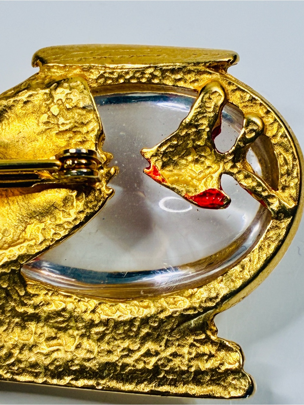 VTG Gold Cat Brooch with Red Fish Accent Lucite Chunky Fishbowl Feline Lovers - Picture 8 of 14